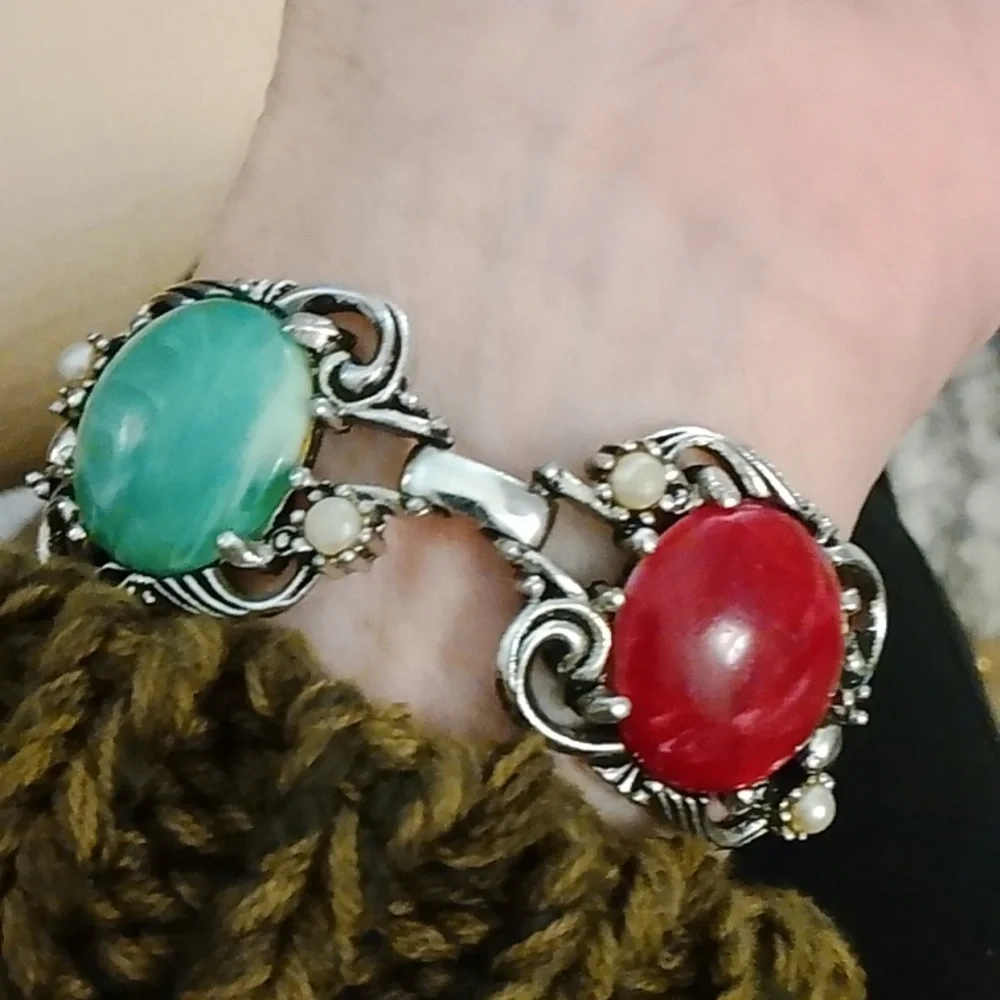 Elegant Multi-Color Stone Bracelet - Picture 5 of 16